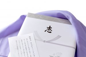 香典返しとは？相場の金額や品物の選び方を解説