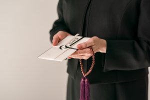 香典とは？金額の相場や渡すときのマナーについて解説！
