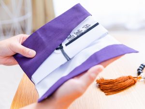 香典の包み方とは？中袋がない場合の包み方や注意点を解説