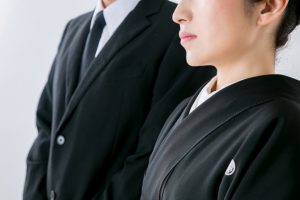 お通夜の髪型はどうする？男女別に気をつけたいポイントやマナーを解説！