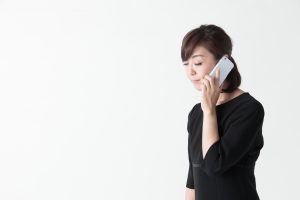 お葬式、忌引きで休むときの言い方は？連絡事項や確認事項を解説