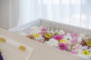 無宗教葬儀とはどのようなもの？無宗教葬儀の流れやマナー、注意点をご紹介