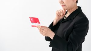 葬儀費用は誰が払う？葬儀費用の準備の仕方も紹介